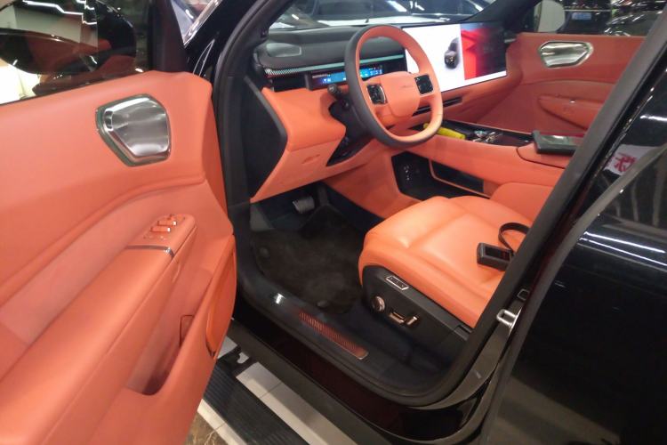 Used Lynk & Co 900 2025 1.5T Ultra
