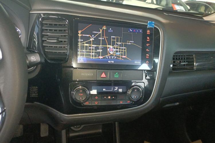 Used Mitsubishi Outlander 2016 2.4L 4x4 Luxury Edition 7-Seater
