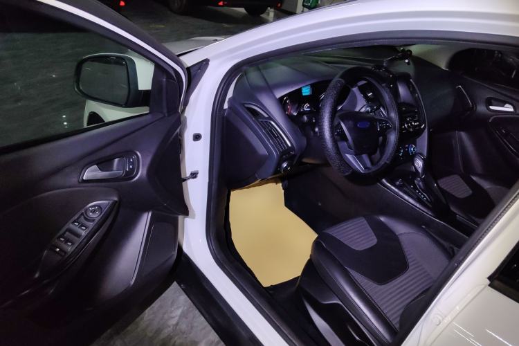 Used Ford Focus 2018 Sedan Classic 1.6L Automatic Trendy SmartDrive Edition