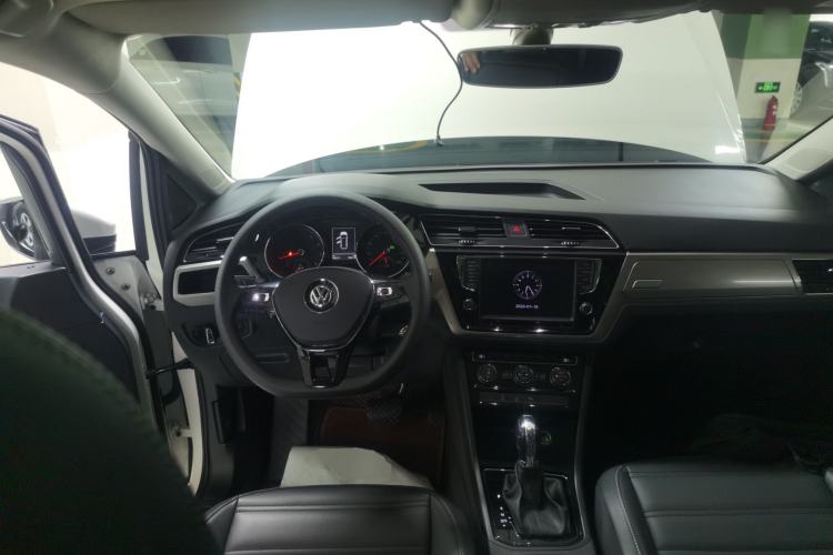 Used Volkswagen Touran 2018 Volkswagen Touran L 280TSI DSG Comfort Edition 7 Seats China VI Standard