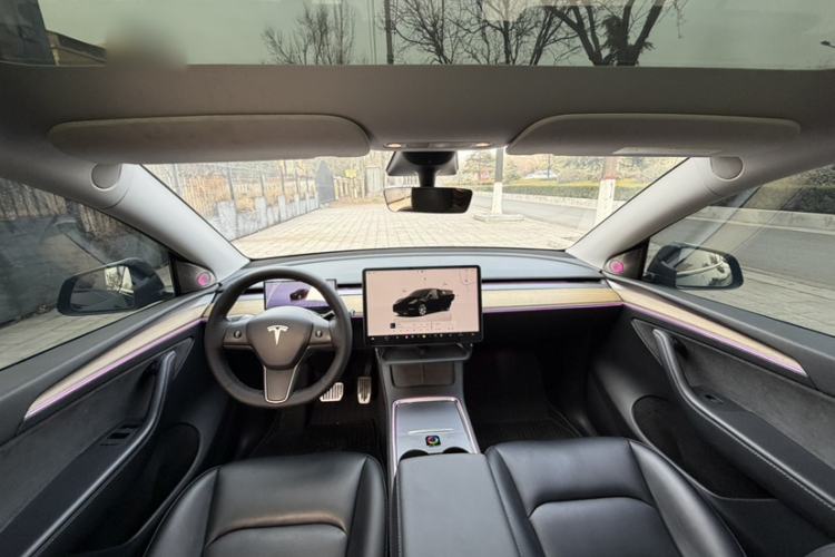 Used Tesla Model Y 2023 Long-Range All-Wheel-Drive Version