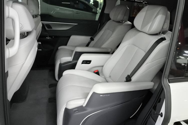 Used Buick GL8 2025 Lu Zun Deluxe Edition
