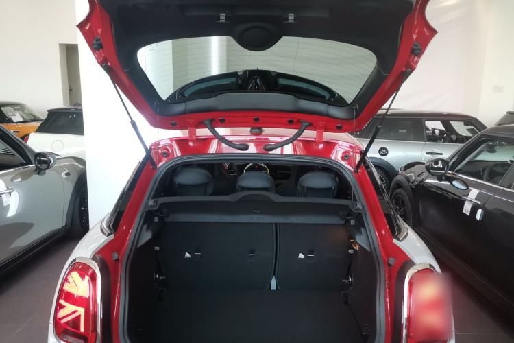 Used  MINI 2019 1.5T COOPER Racing Edition Five-Door Model
