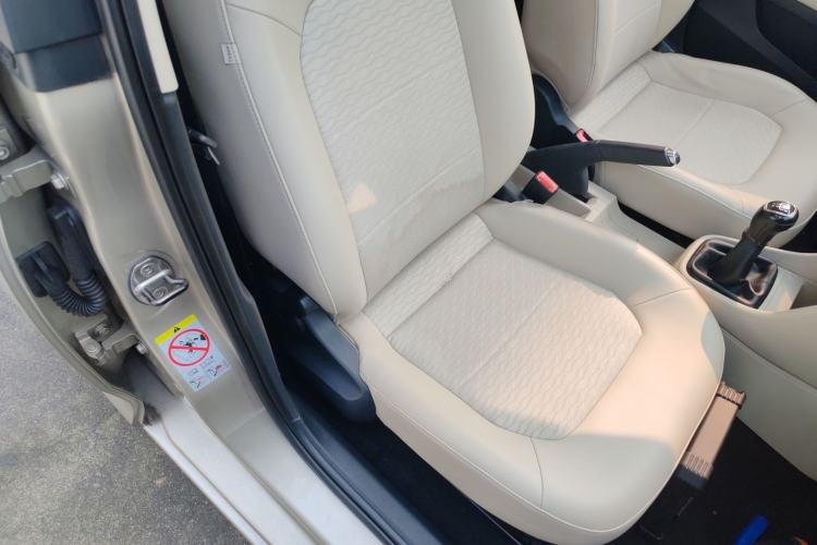 Used Skoda Rapid 2013 1.6L Manual Smart Selection Model
