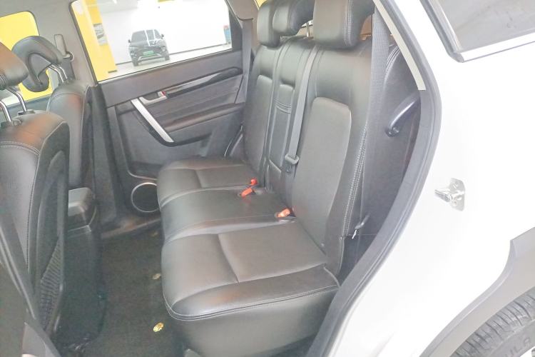 Used Chevrolet Captiva 2017 2.4L 4x4 Flagship Edition 7-Seater
