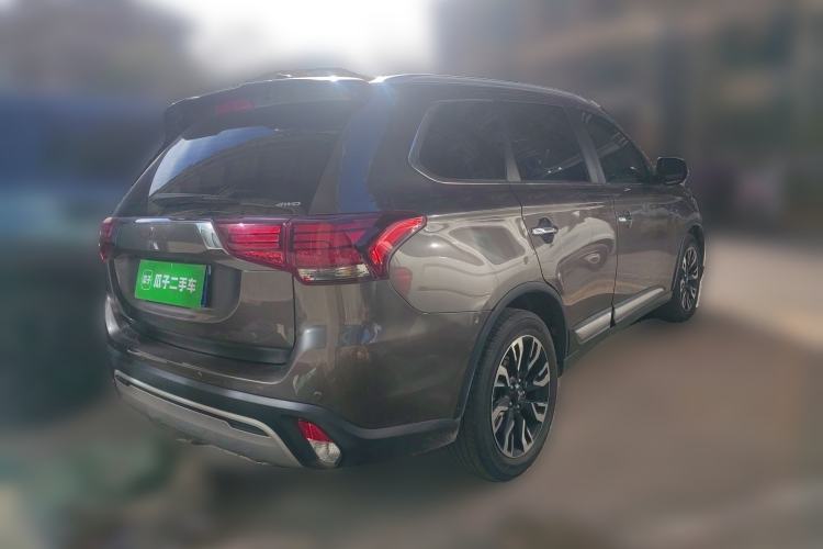 Used Mitsubishi Outlander 2020 2.4L 4x4 Zhi Xiang Edition 7-Seater
