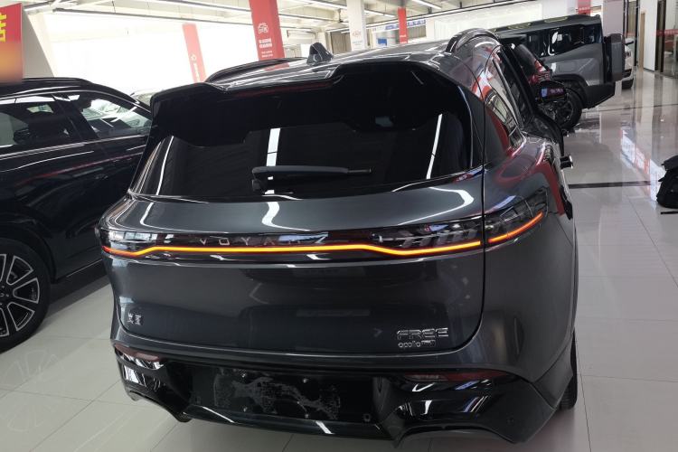 Used VOYAH FREE 2025 318 259 km All-Wheel-Drive Exploration Edition
