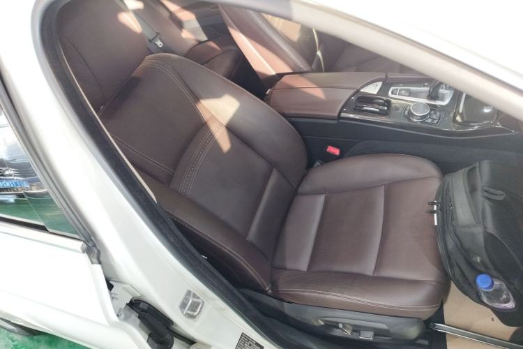 Used BMW 5 Series 2014 525Li Luxury Design Package
