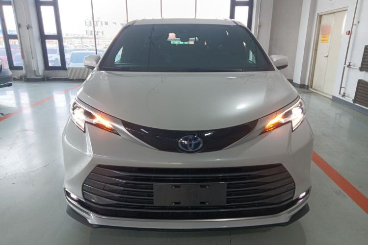Used Toyota Sienna 2021 2.5L Hybrid Ultimate Edition