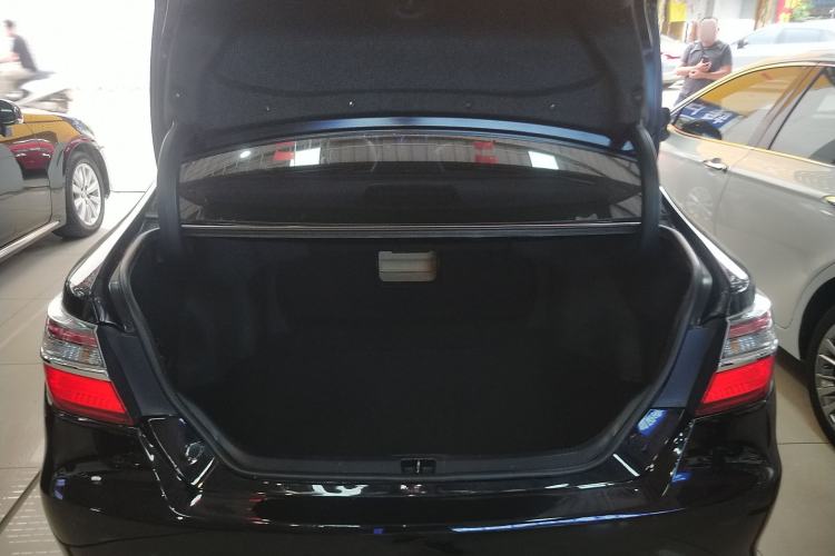 Used Toyota Camry 2015 2.0G Premier Edition
