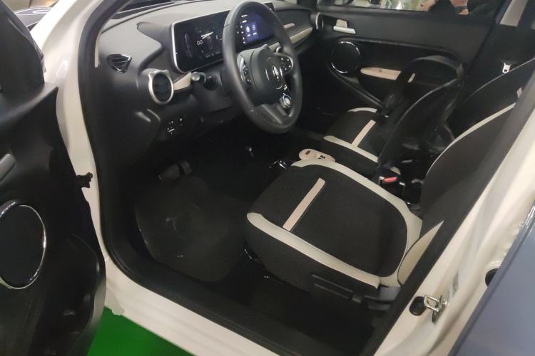 Used ORA Black Cat 2022 351 km Range Luxury Version Lithium-Ion Battery
