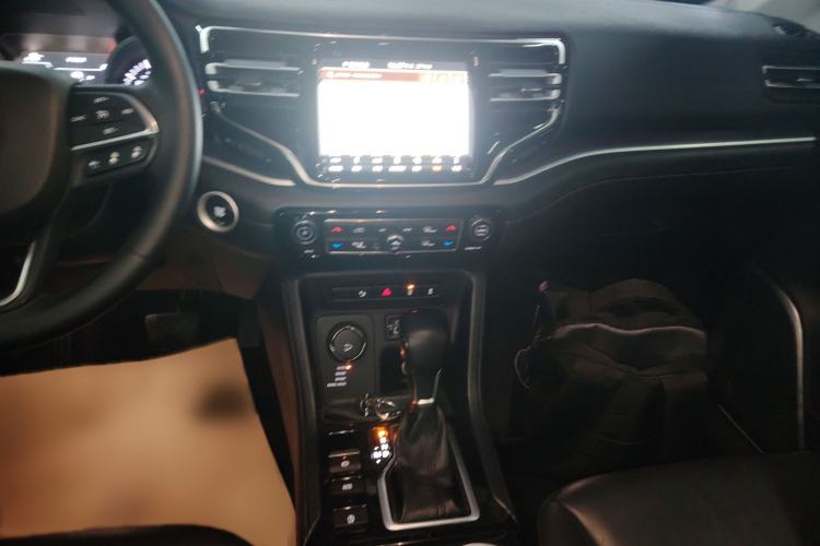 Used  Grand Commander 2018 2.0T Four-Wheel Drive Prestige Edition China V
