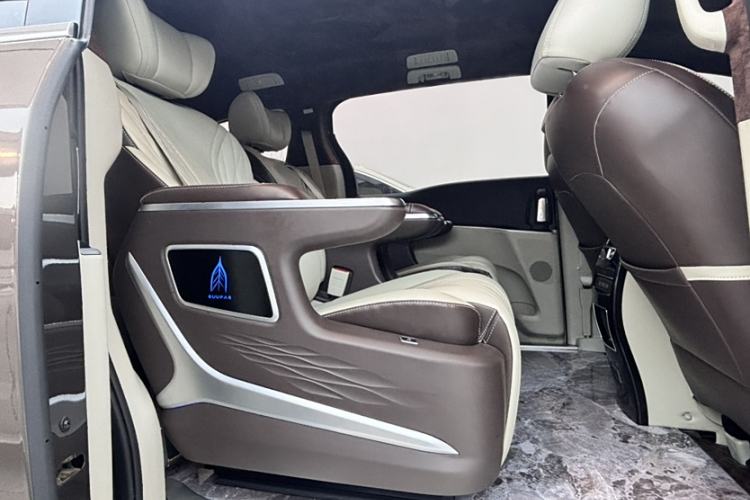 Used Buick GL8 2022 Land Cruiser Executive Class 652T Comfort Model
