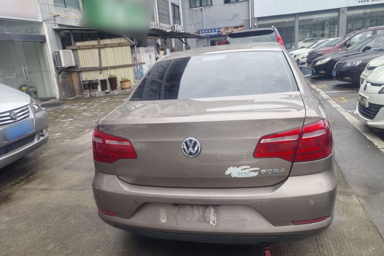 Used Volkswagen Bora 2015 Value Edition 1.6L Automatic Comfort Version
