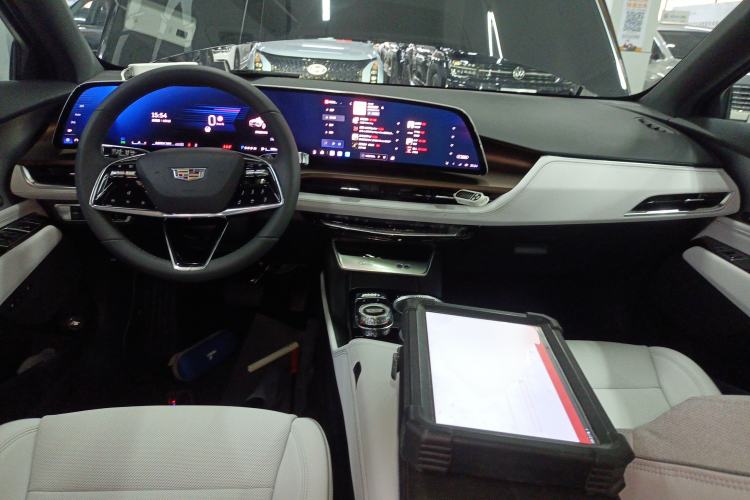 Used Cadillac GT4 2023 25T Luxury Model