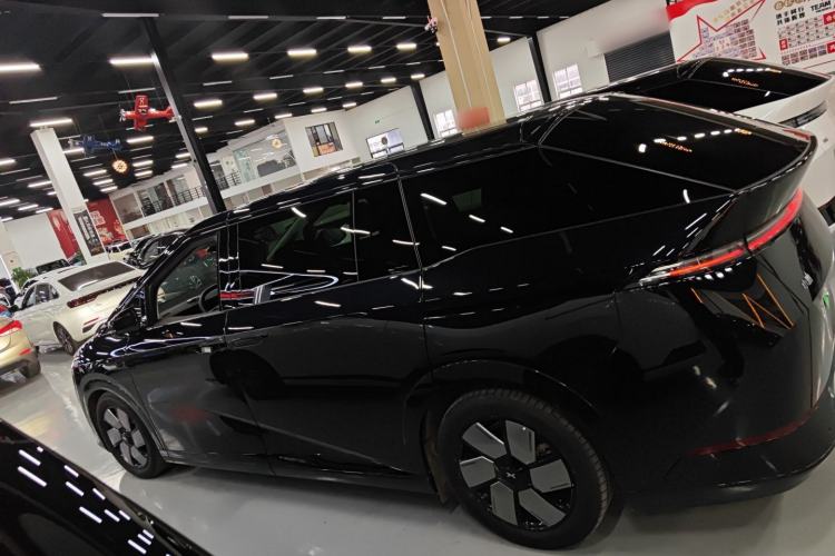 Used XPeng X9 2024 610 Long-Range Pro
