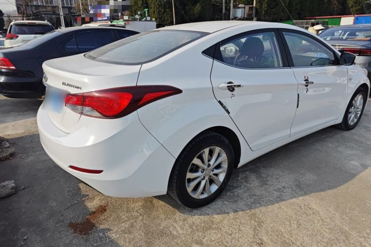 Used Hyundai Elantra 2016 1.6L Automatic Smart Version
