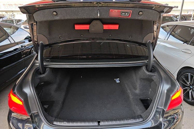 Used BMW 5 Series 2018 530Li Leading Model M Sport Package
