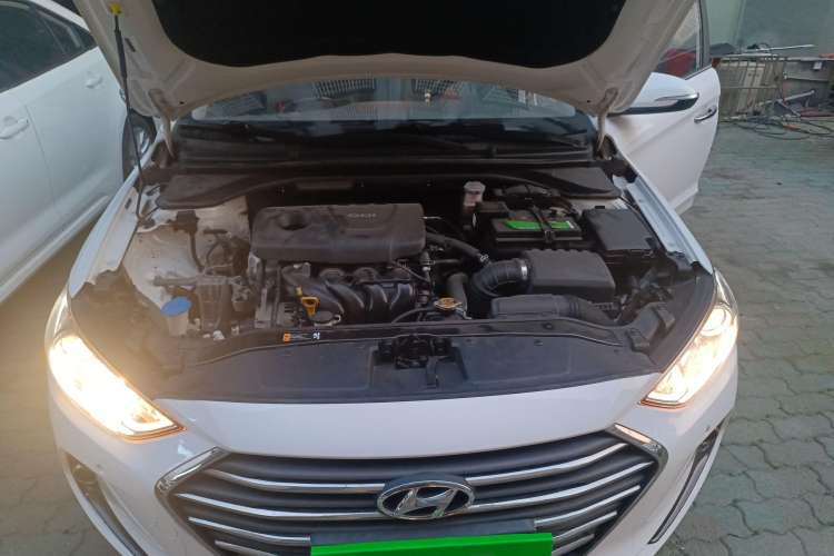 Used Hyundai Elantra 2016 1.6L Automatic ZhiXuan · Luxury Version
