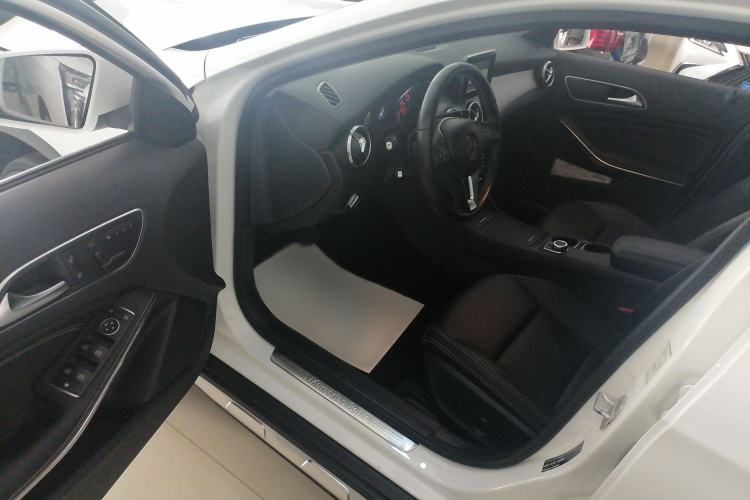 Used Mercedes-Benz GLA 2015 GLA 220 4MATIC Fashion Model