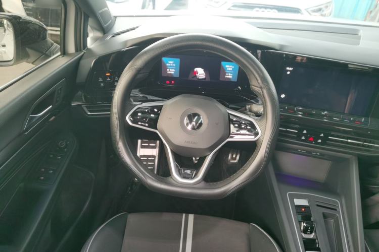 Used Volkswagen Golf 2023 Facelift 280TSI DSG R-Line Lite
