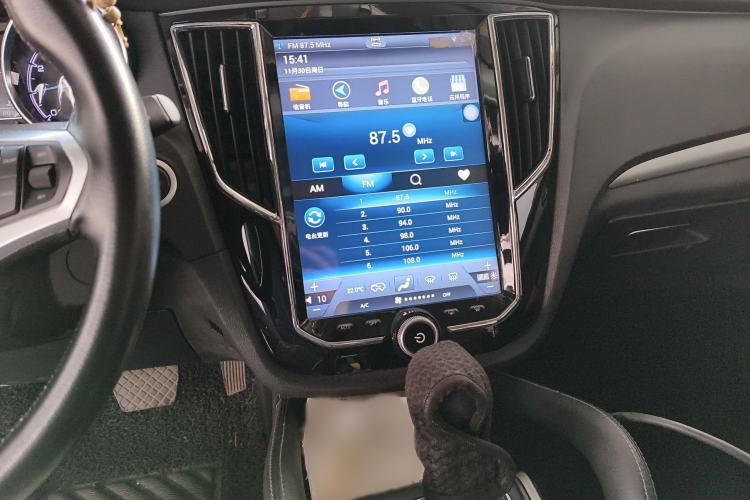 Used Zotye SR7 2016 1.5T CVT Cube Heart Edition China IV Standard
