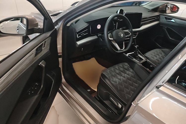 Used Volkswagen Sagitar 2023 200TSI DSG Excellence Edition
