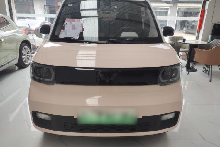 Used Wuling Hongguang MINIEV 2021 Macaron Sandwich Model 120 km Lithium NMC
