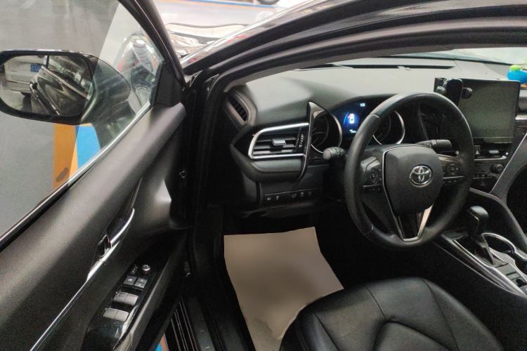 Used Toyota Camry 2021 2.0G Luxury Edition
