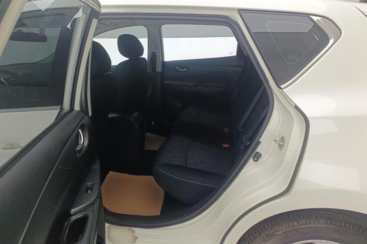 Used Nissan Tiida 2021 1.6L CVT Cool Edition
