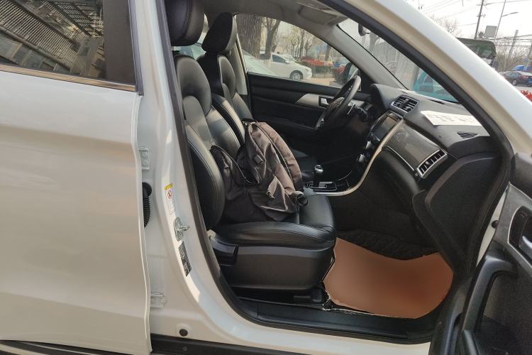 Used Haval H2 2018 Chuanxiang Edition 1.5T Dual-Clutch Two-Wheel Drive Fashion Model China V Standard