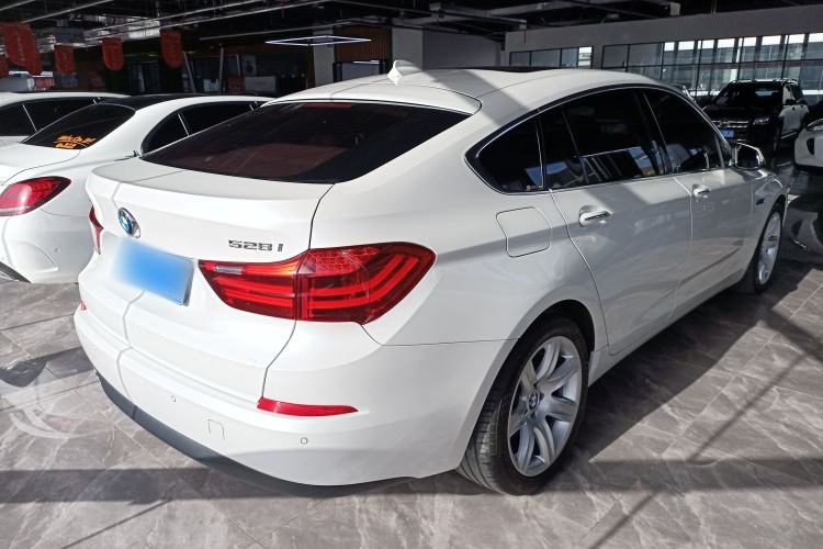 Used BMW 5 Series GT 2017 528i Leading Model
