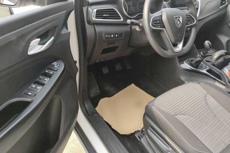 Used Baojun 730 2019 1.5T Manual Fashion Model 7-seater China VI
