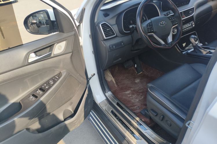 Used Hyundai Tucson 2019 280TGDi Dual-Clutch Two-Wheel Drive Fashion Edition China VI Standard
