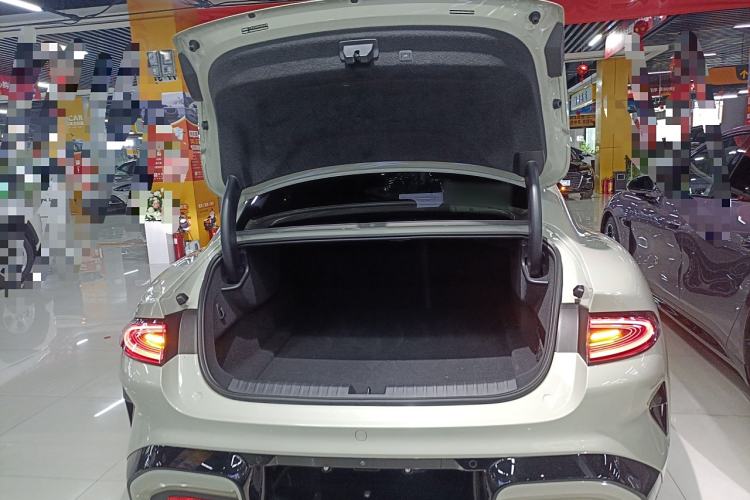 Used  SU7 2024 Rear-Drive Ultra-Long Range Advanced Pro-Level Intelligent Driving Version
