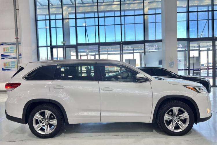 Used Toyota Highlander 2018 2.0T Four-Wheel Drive Prestige Version 7 Seats China VI Standard