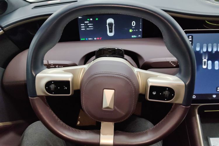 Used  11 2024 580 Three-Laser Four-Wheel Drive Luxury Edition
