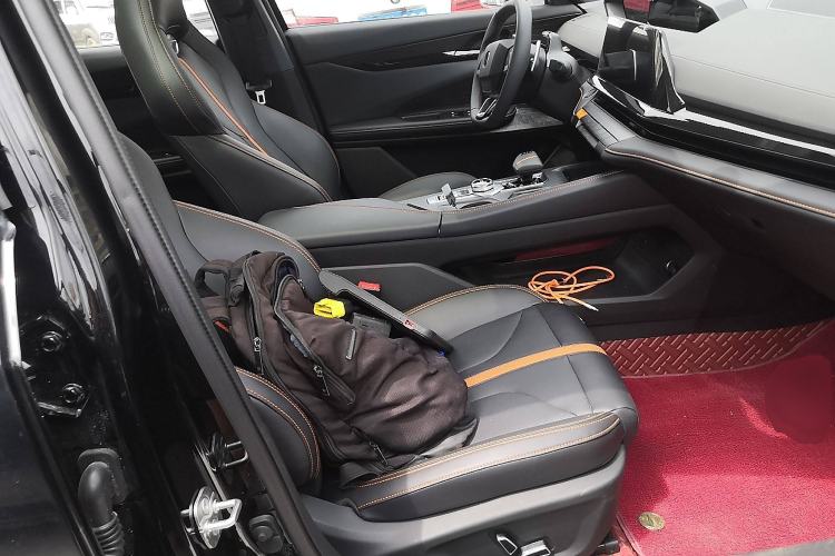 Used Changan UNI-V 2025 1.5T 500Bar Prestige Version
