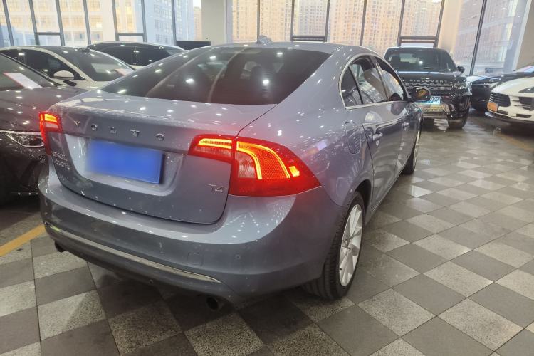 Used Volvo S60 2018 S60L T4 Zhiyuan Edition
