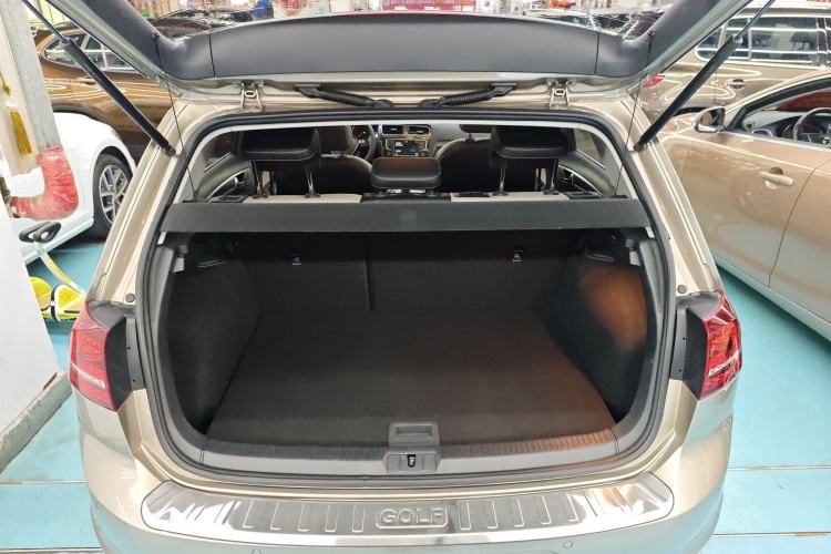 Used Volkswagen Golf 2017 230TSI Automatic Luxury Million-Vehicle Commemorative Edition
