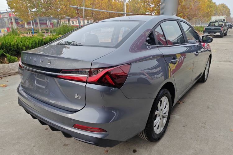 Used Roewe i5 2023 1.5L Manual Comfort Edition
