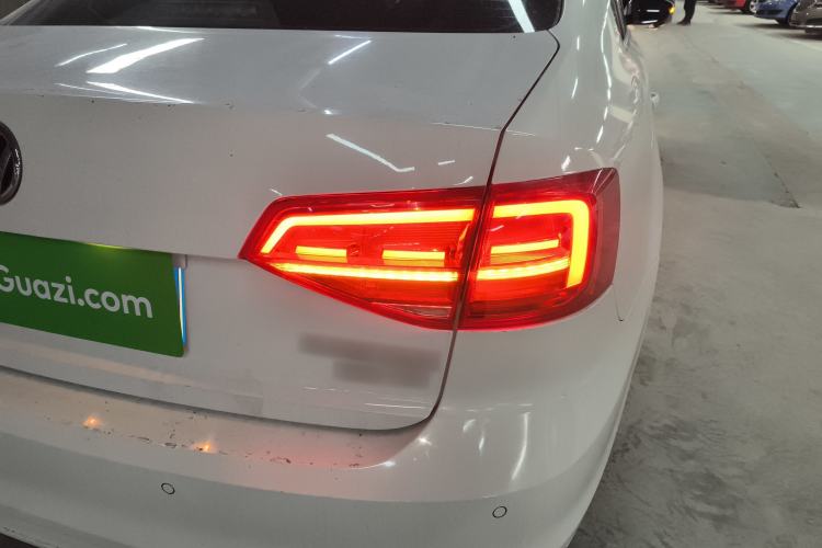 Used Volkswagen Sagitar 2016 230TSI 25th Anniversary Edition
