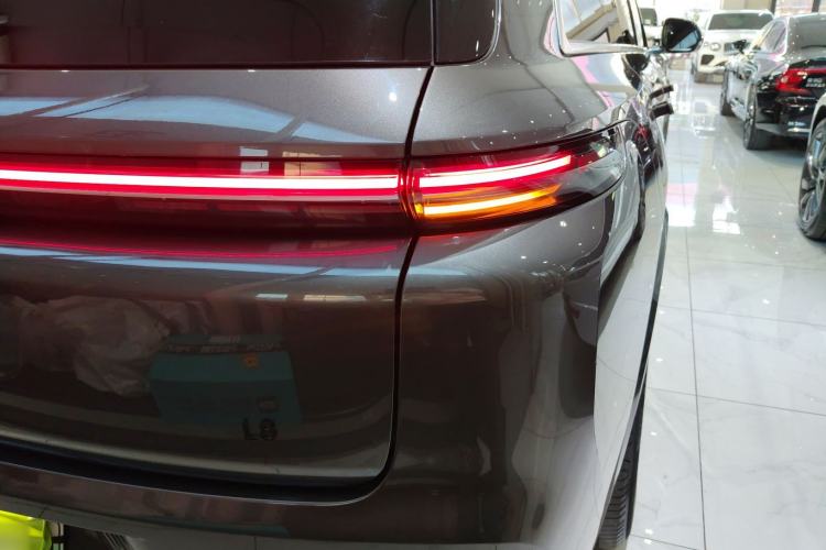 Used Li Auto L8 2023 Pro Model
