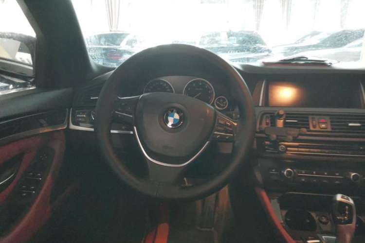 Used BMW 5 Series 2014 525Li Luxury Design Package
