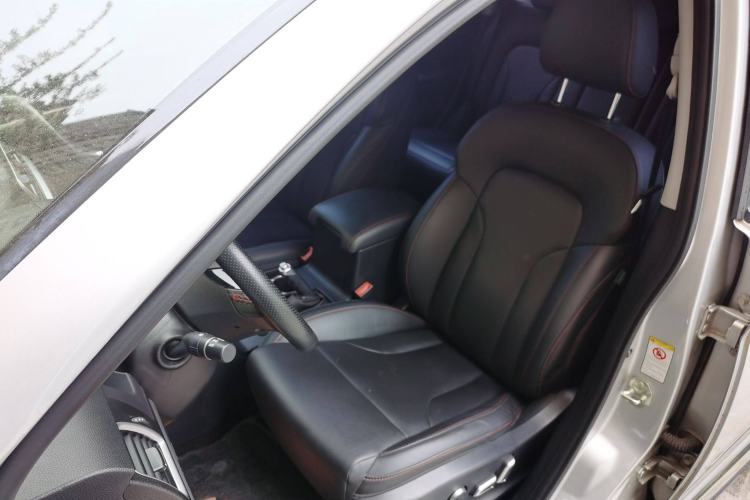 Used Haval H6 2015 Sport Edition 1.5T Automatic Two-Wheel Drive Luxury Model
