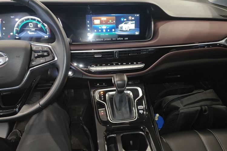 Used GAC Trumpchi M6 2023 PRO 270T DCT Luxury Edition
