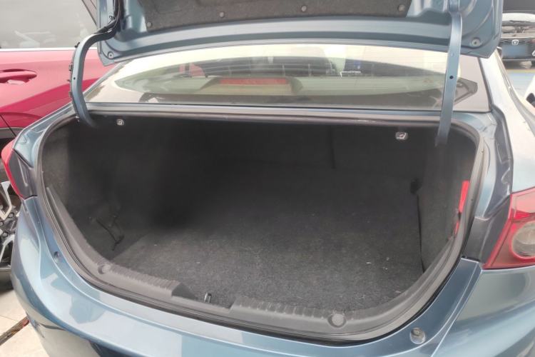 Used Mazda Mazda 3 Axela 2016 Sedan 1.5L Automatic Comfort Model
