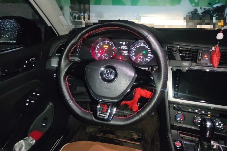 Used Volkswagen Lamando 2015 230TSI DSG Fashion Edition