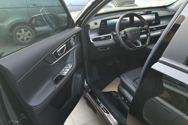 Used Chery Tiggo 8 PRO 2024 Champion Edition 290T Two-Wheel Drive Shining Version 5 Seats
