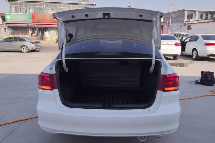 Used Volkswagen Santana 2015 1.4L Manual Fashion Edition
